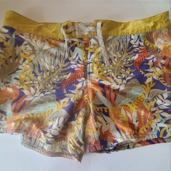PATAGONIA W'S WAVEFARER BOARDSHORTS  Sz 12 - Picture 3 of 9
